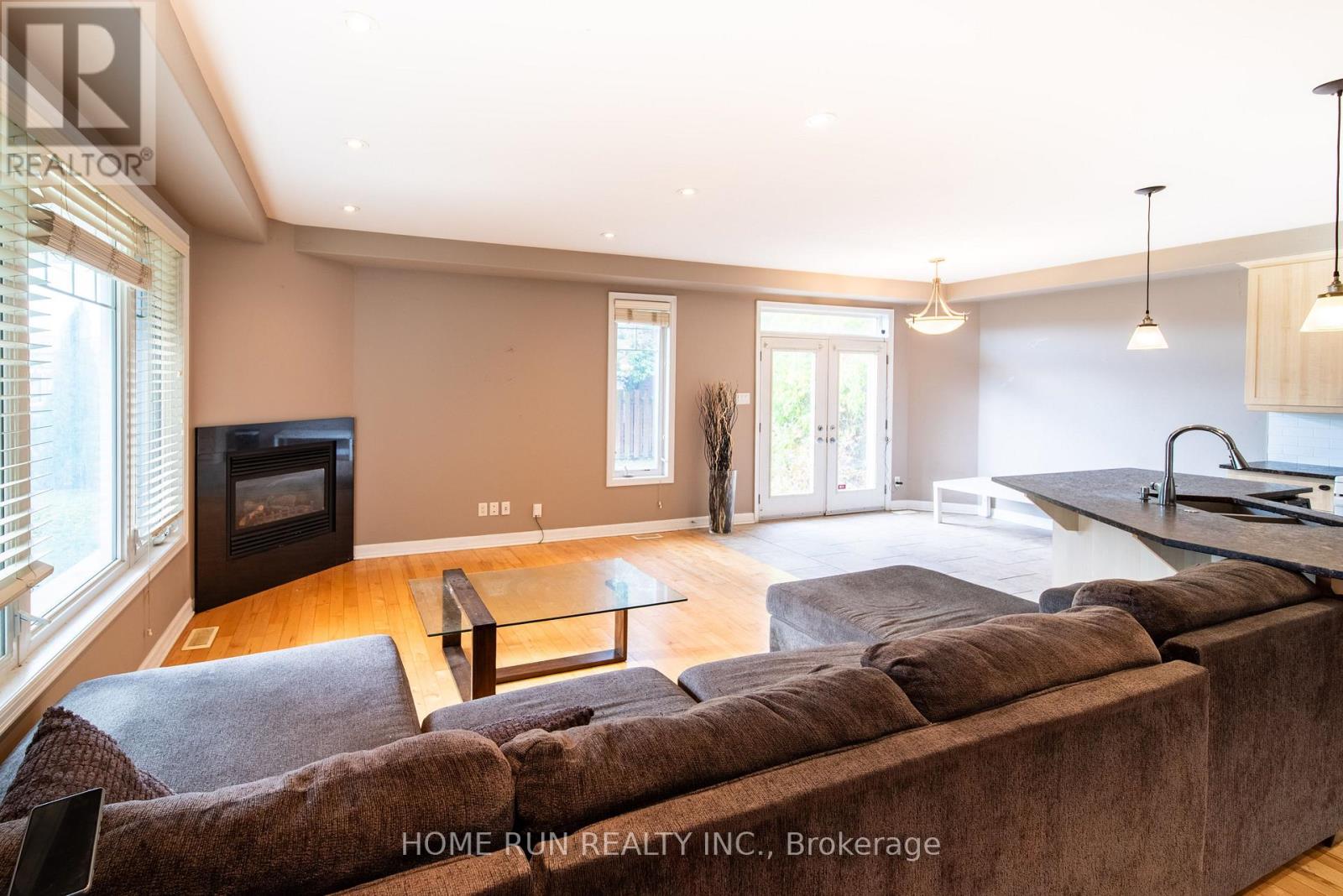46 St Helen's Place, Ottawa, Ontario  K2G 2P1 - Photo 5 - X12417482