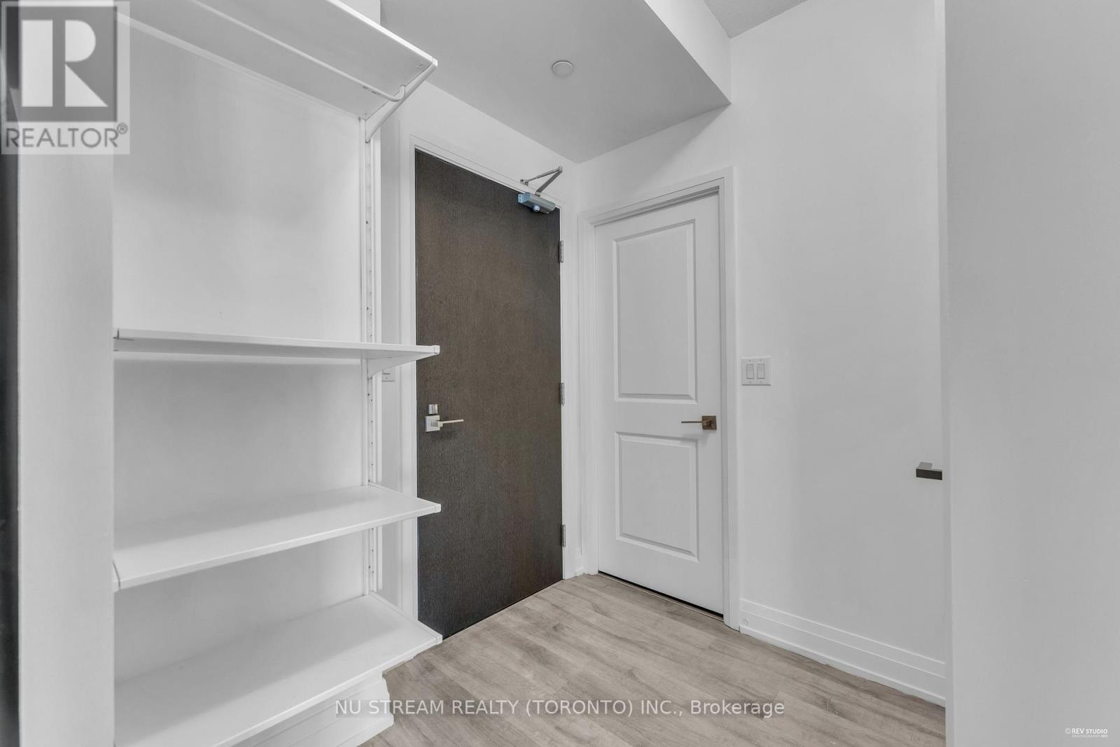 2505 - 3600 Highway 7 Road, Vaughan, Ontario  L4L 0G8 - Photo 4 - N12417487