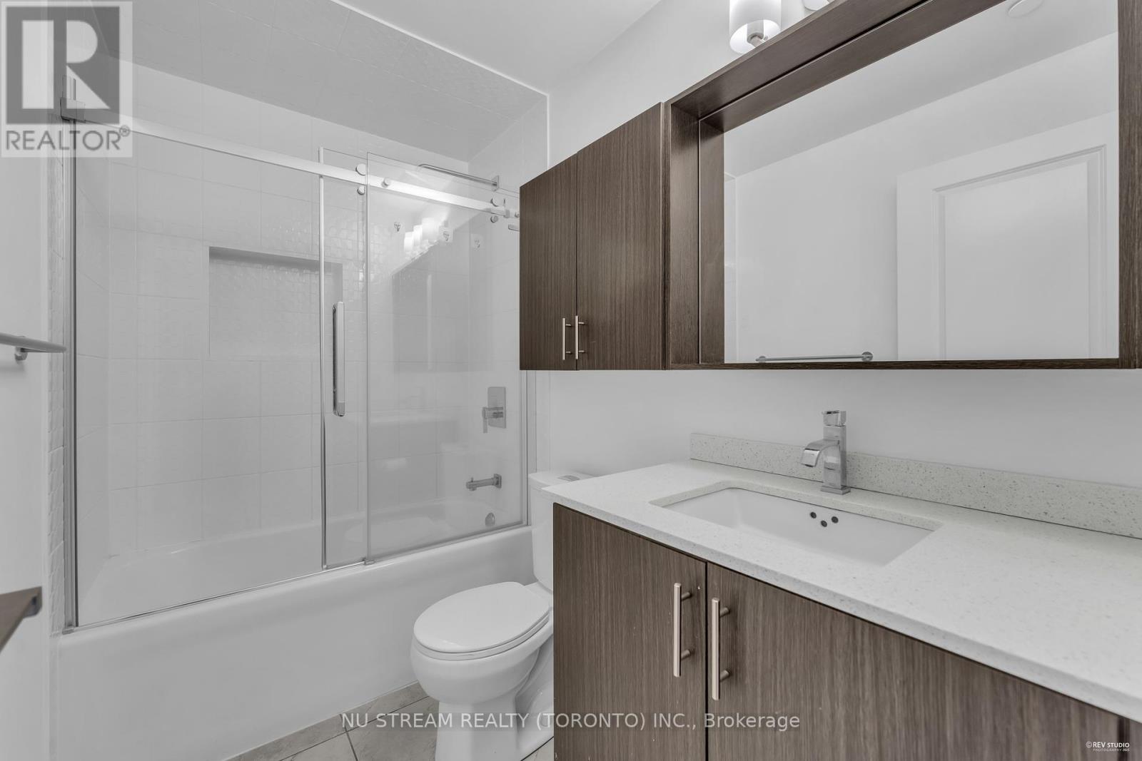 2505 - 3600 Highway 7 Road, Vaughan, Ontario  L4L 0G8 - Photo 5 - N12417487