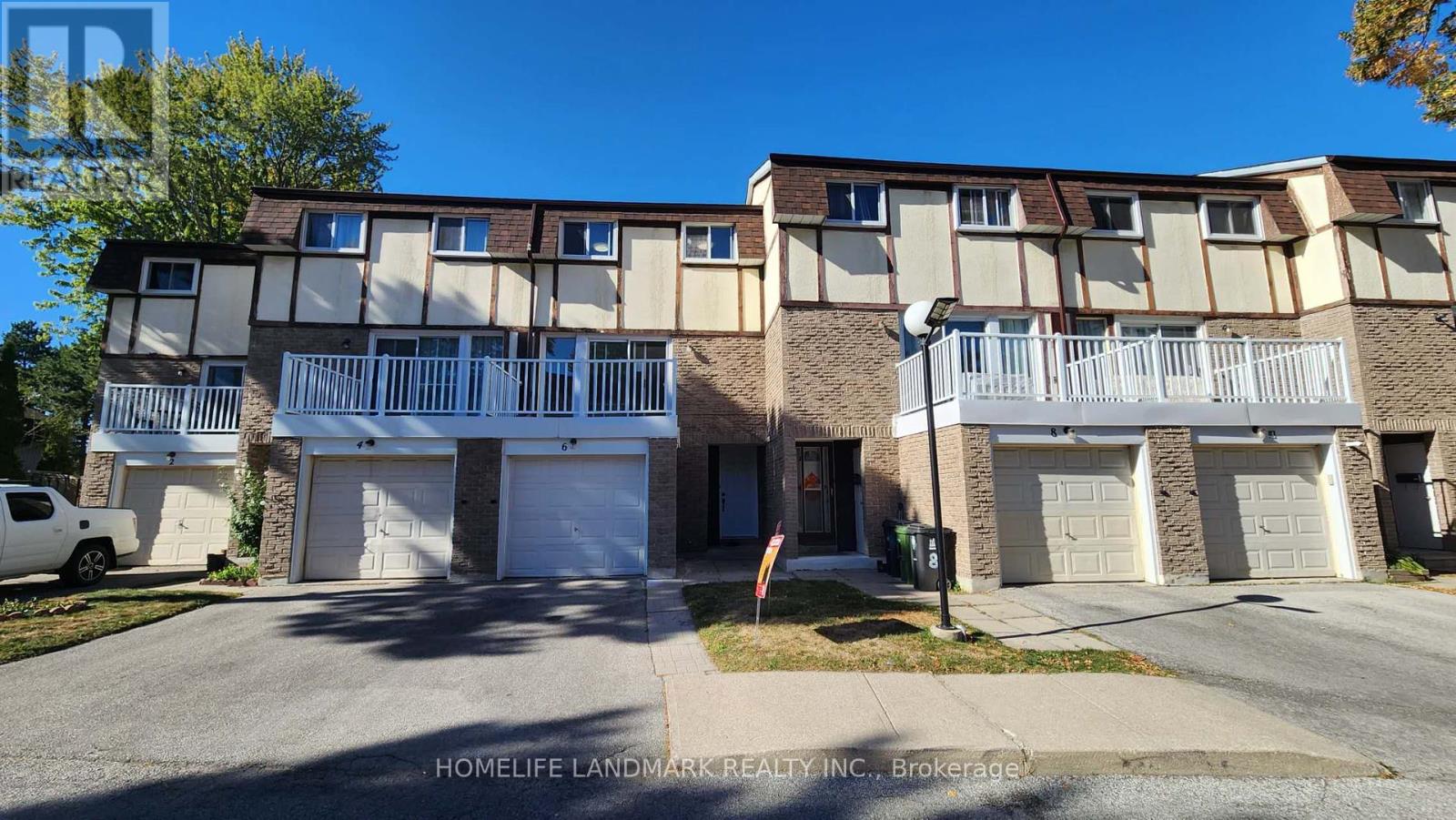 6 - 44 CHESTER LE BOULEVARD, Toronto, Ontario