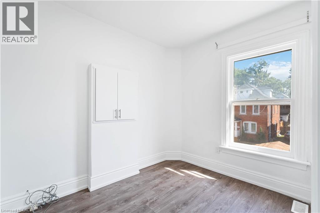 110 Myrtle Avenue Unit# 3, Hamilton, Ontario  L8M 2G2 - Photo 8 - 40771913