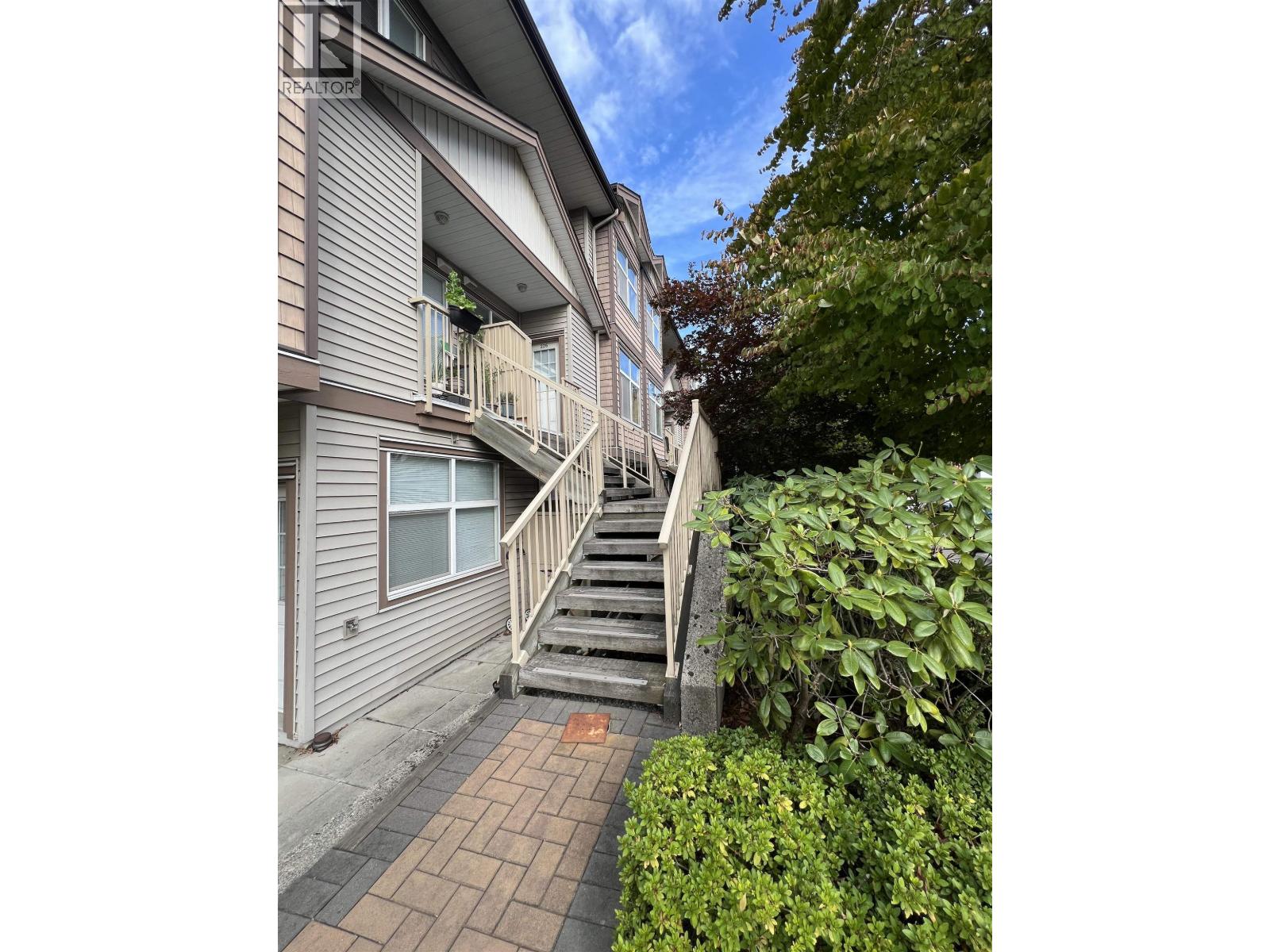 226 5155 Watling Street, Burnaby, British Columbia  V5J 1W8 - Photo 3 - R3048506