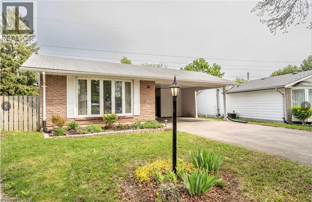 38 Jay Court Unit# Upper, Kitchener, Ontario  N2E 1P8 - Photo 2 - 40771901