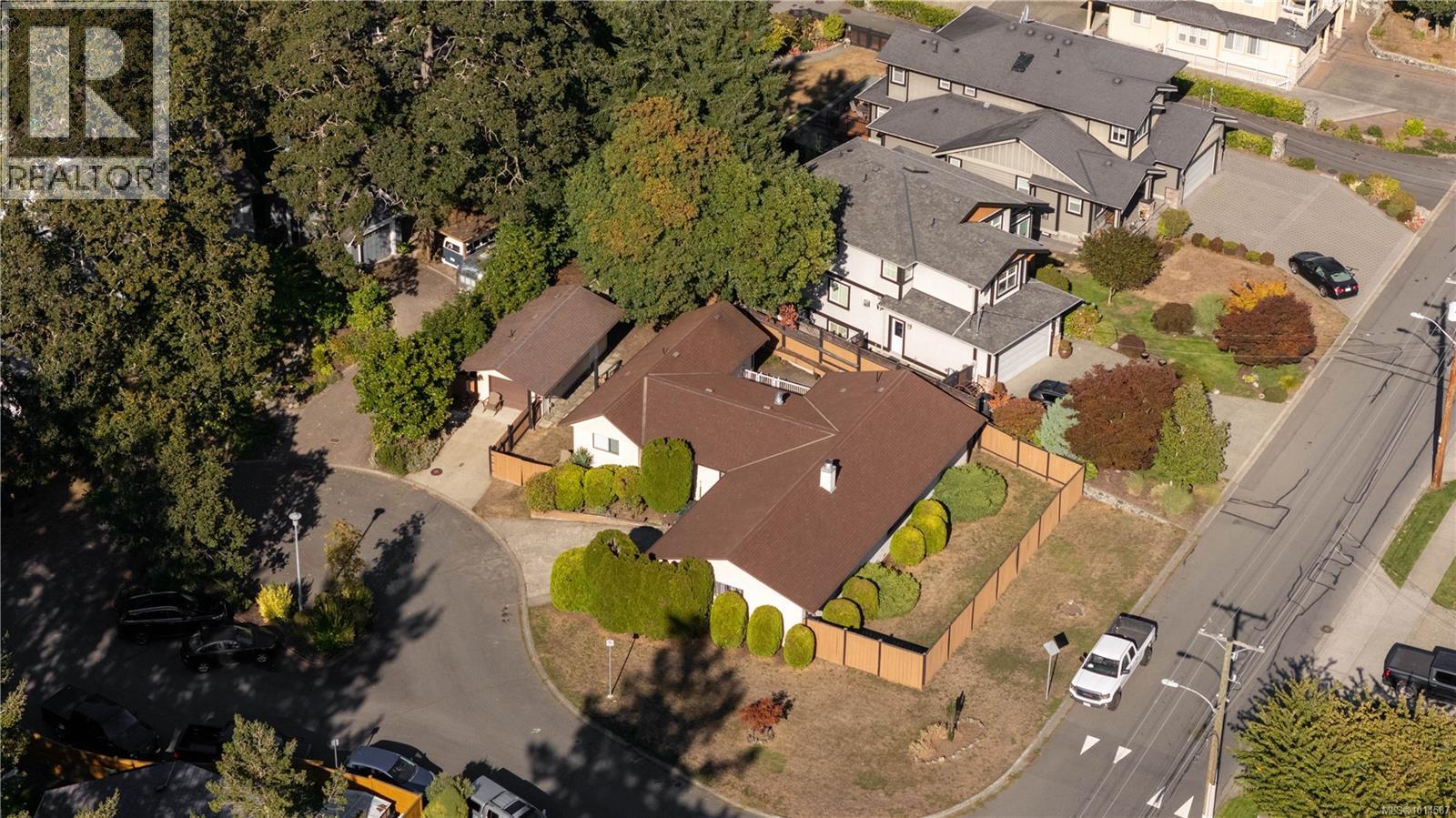 4101 Scoones Pl, Saanich, British Columbia  V8X 4R4 - Photo 38 - 1014587