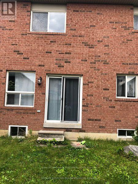 32 Willick Place E, Brampton, Ontario  L6X 4Z6 - Photo 8 - W12372421