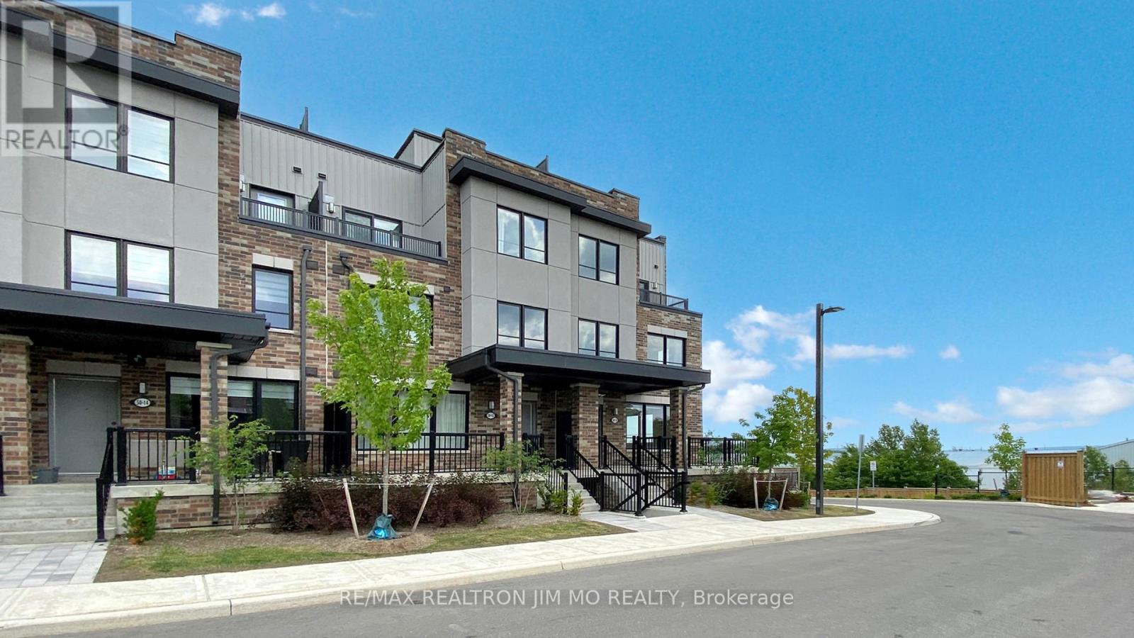 16 - 50 BAYNES WAY, Bradford West Gwillimbury, Ontario