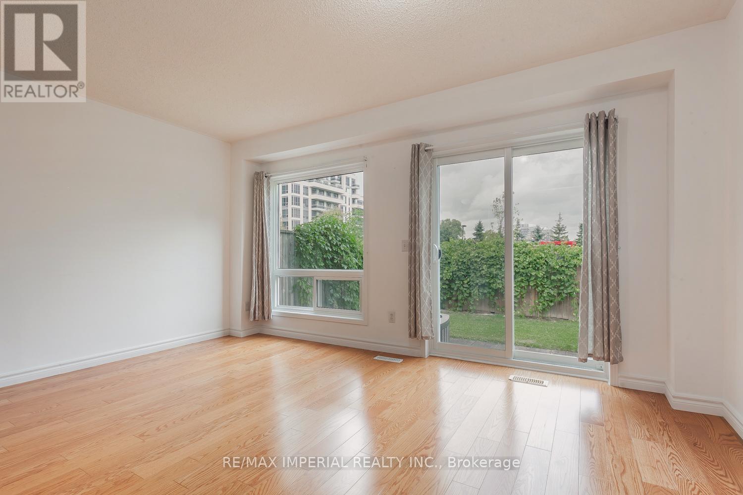 9a - 81 Northern Heights Drive, Richmond Hill, Ontario  L4B 4C9 - Photo 5 - N12417527