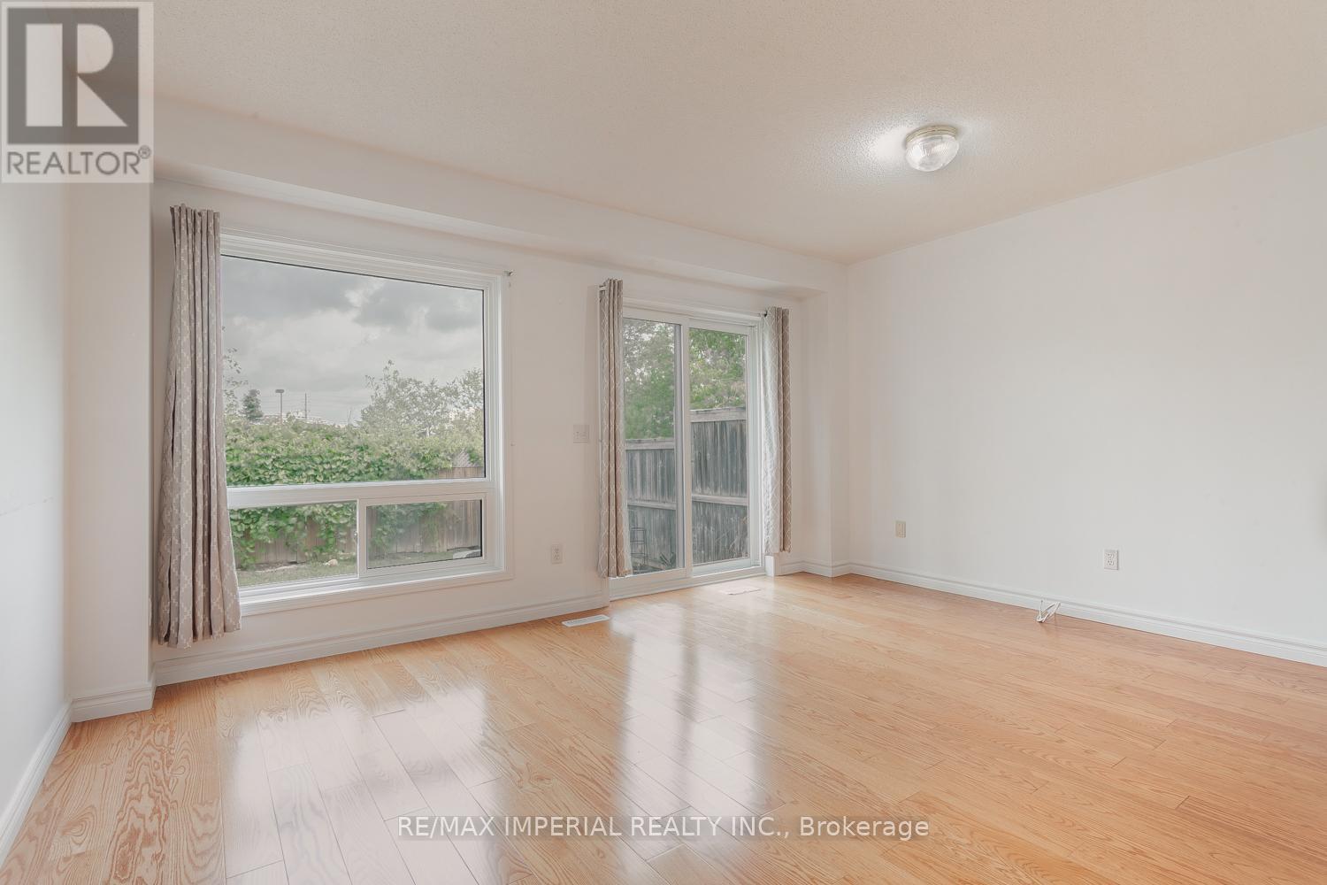 9a - 81 Northern Heights Drive, Richmond Hill, Ontario  L4B 4C9 - Photo 6 - N12417527