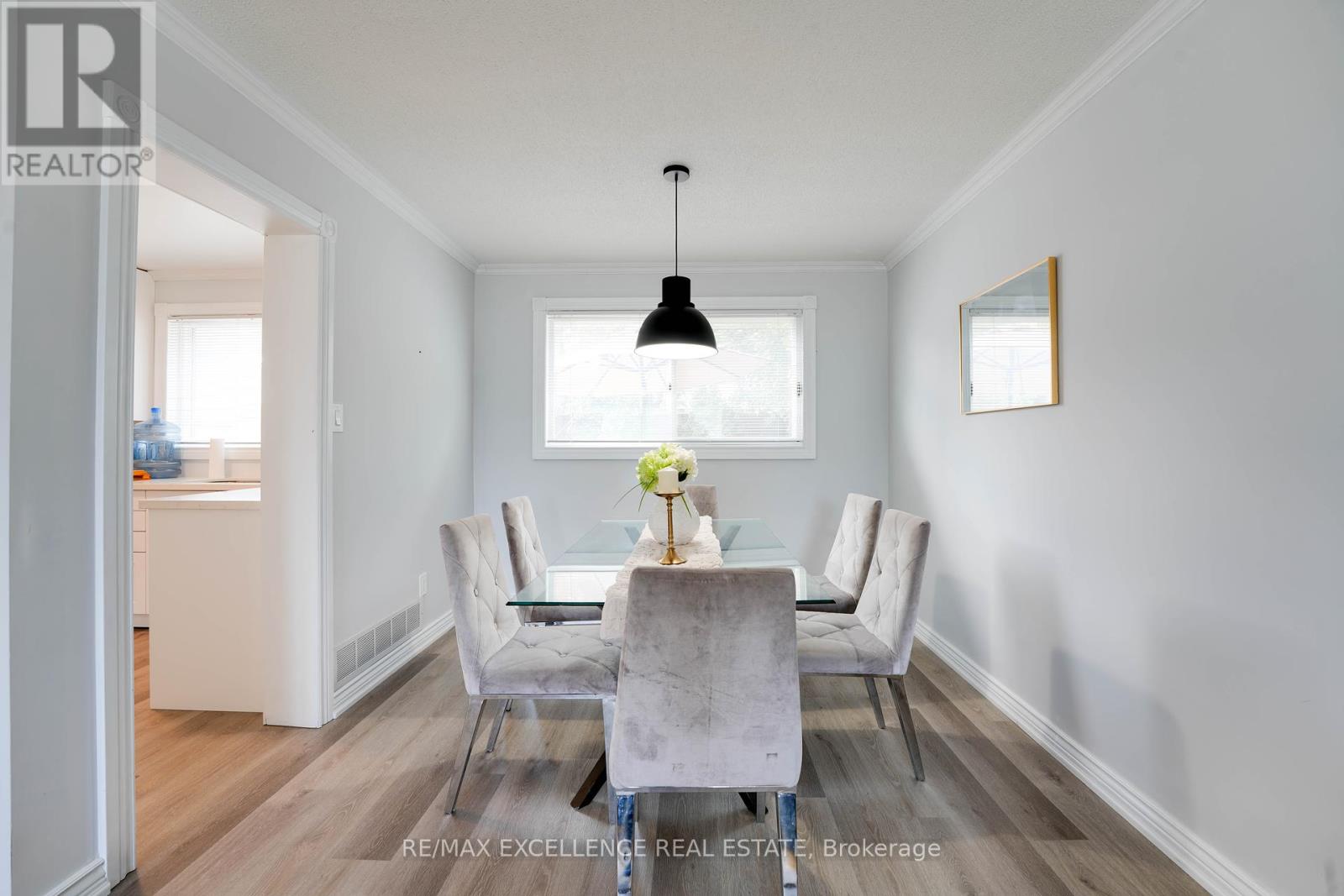 36 Herkley Drive, Brampton, Ontario  L6V 2E8 - Photo 12 - W12417516