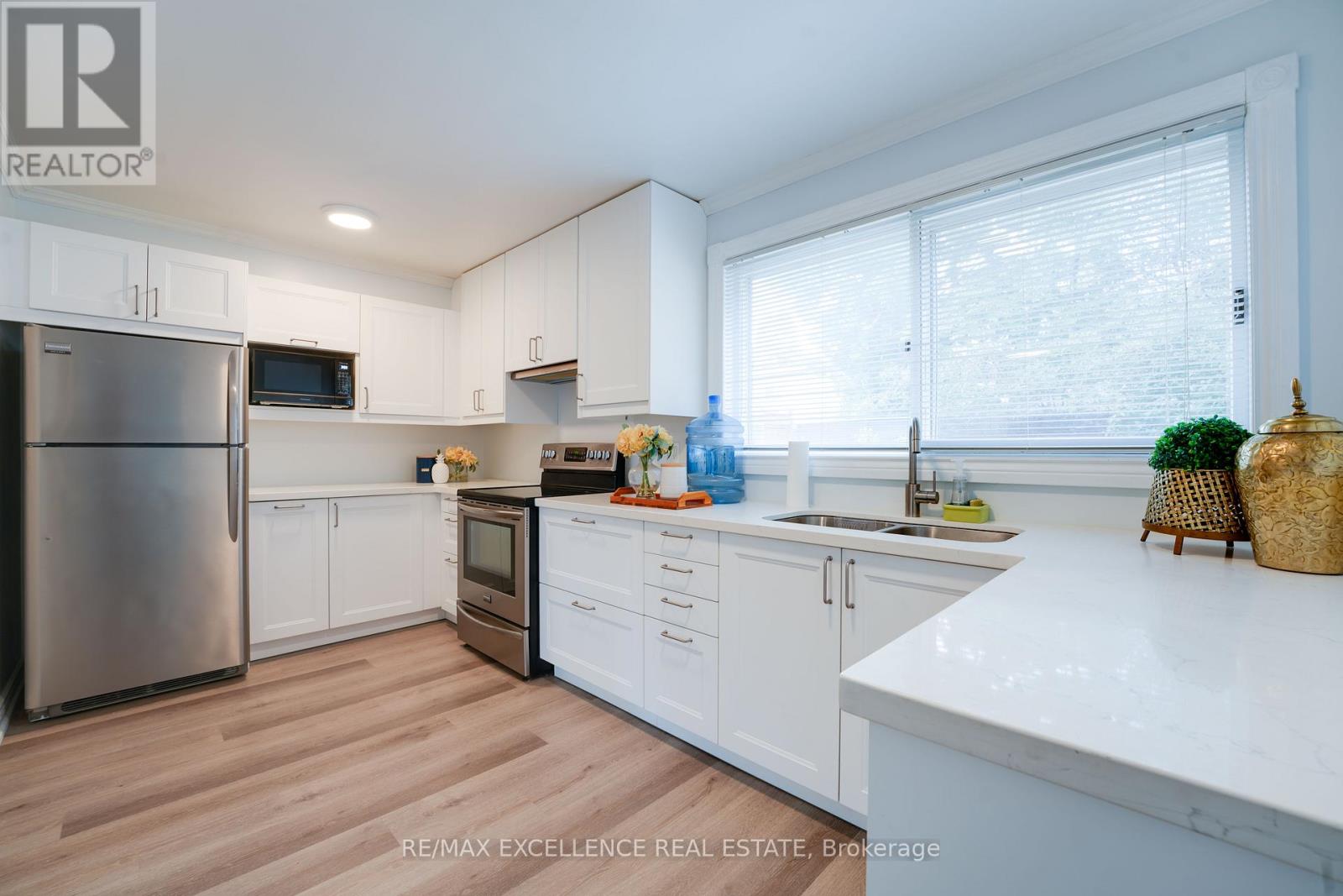 36 Herkley Drive, Brampton, Ontario  L6V 2E8 - Photo 14 - W12417516