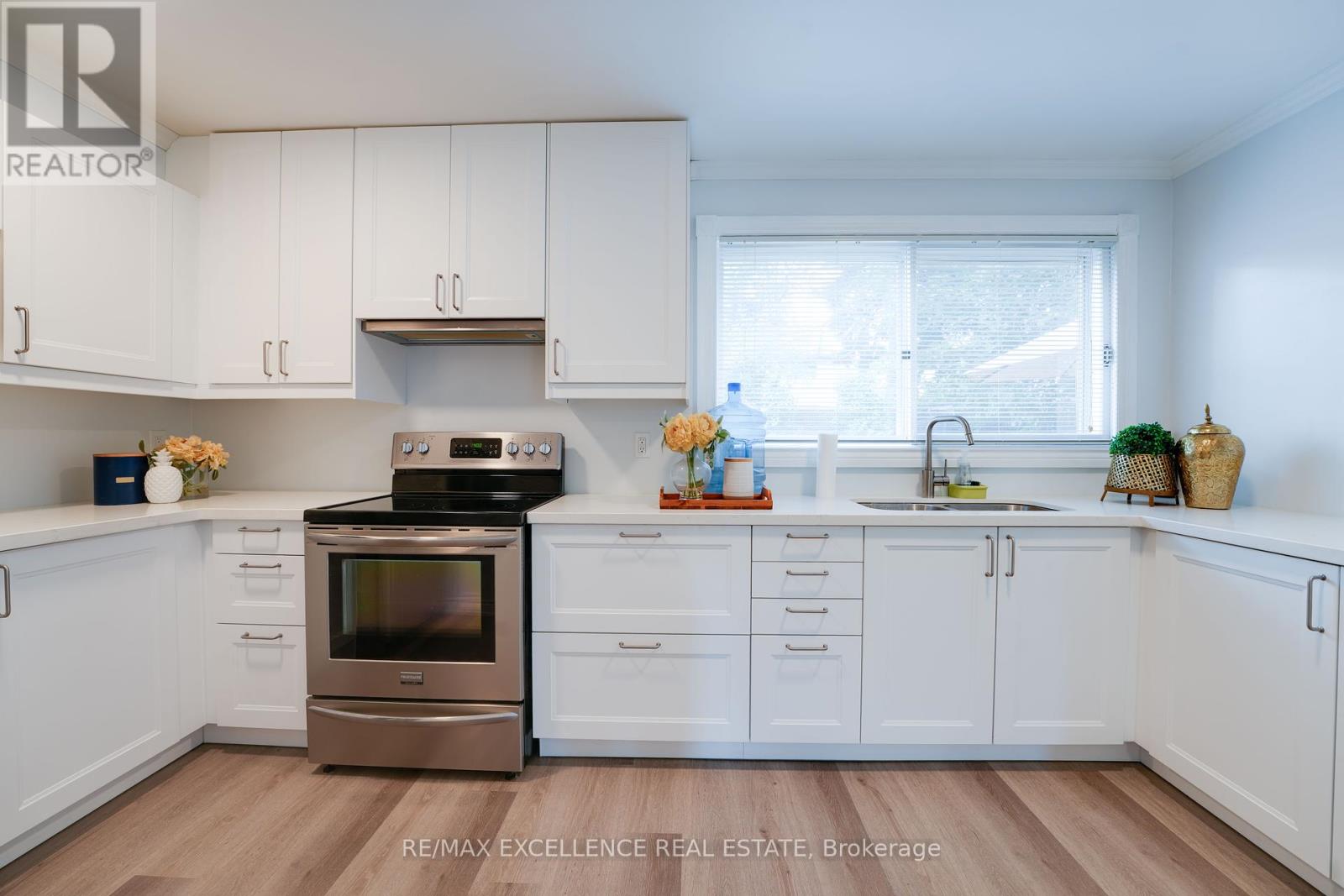 36 Herkley Drive, Brampton, Ontario  L6V 2E8 - Photo 16 - W12417516