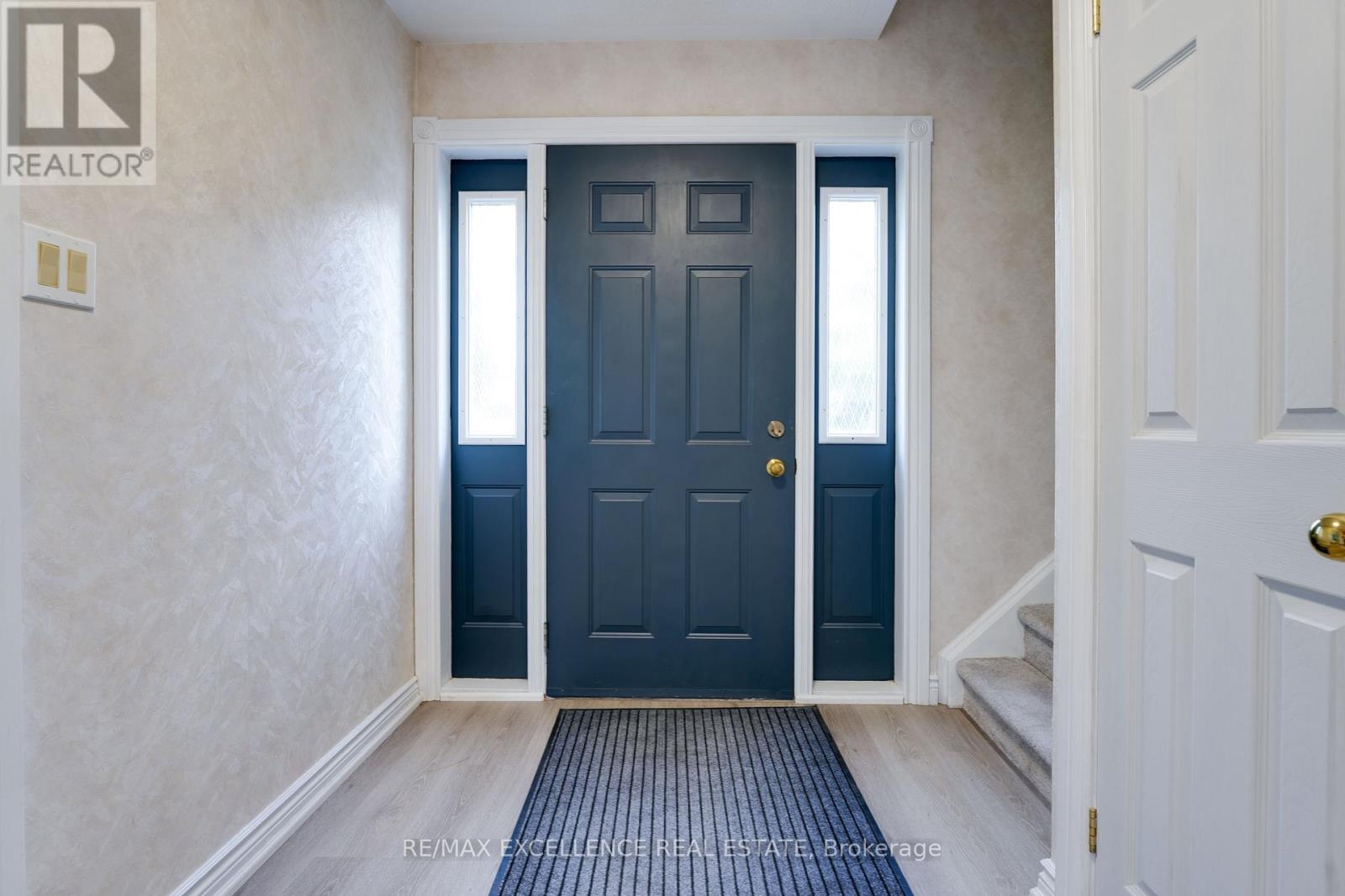 36 Herkley Drive, Brampton, Ontario  L6V 2E8 - Photo 6 - W12417516
