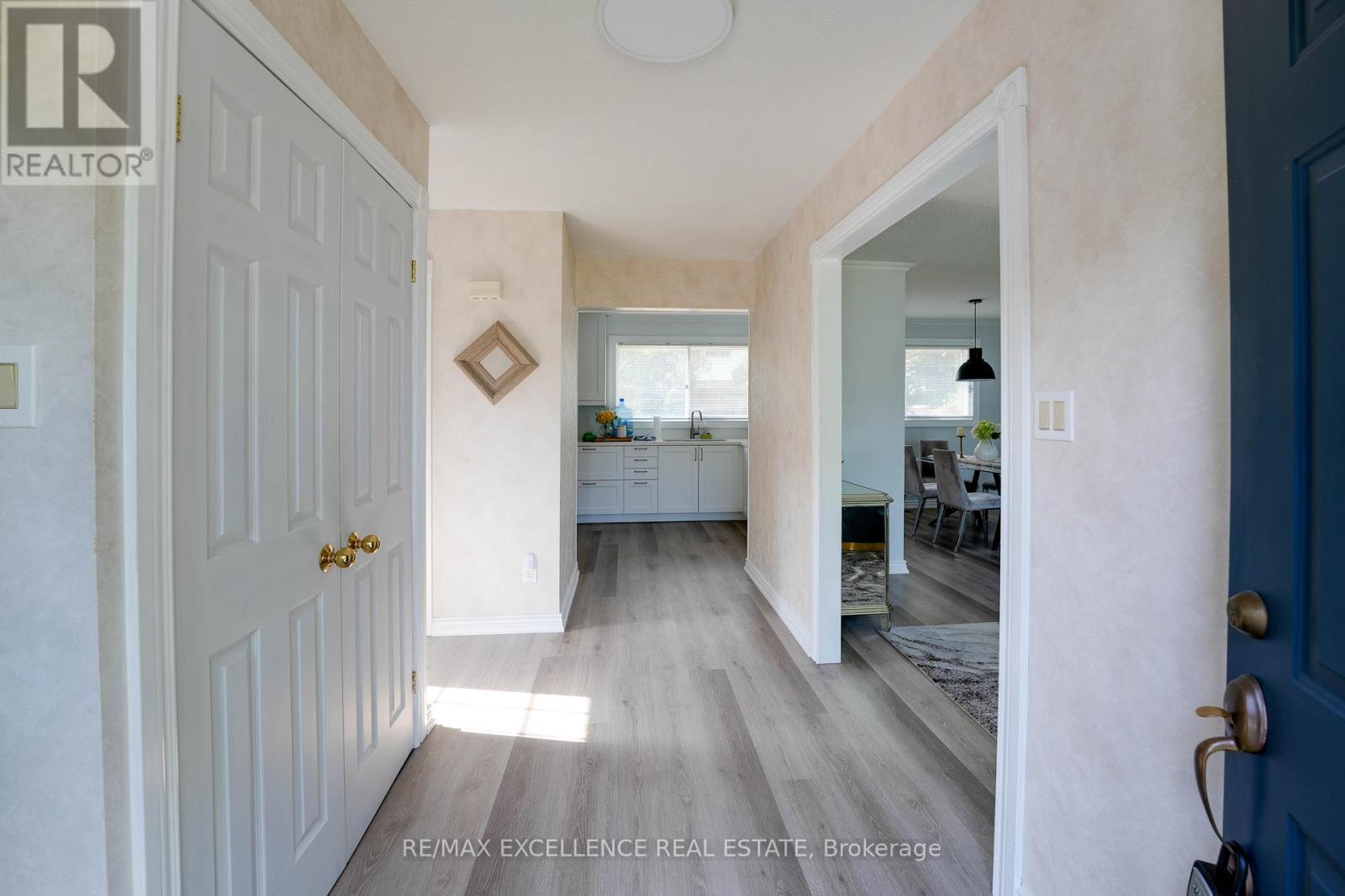 36 Herkley Drive, Brampton, Ontario  L6V 2E8 - Photo 7 - W12417516