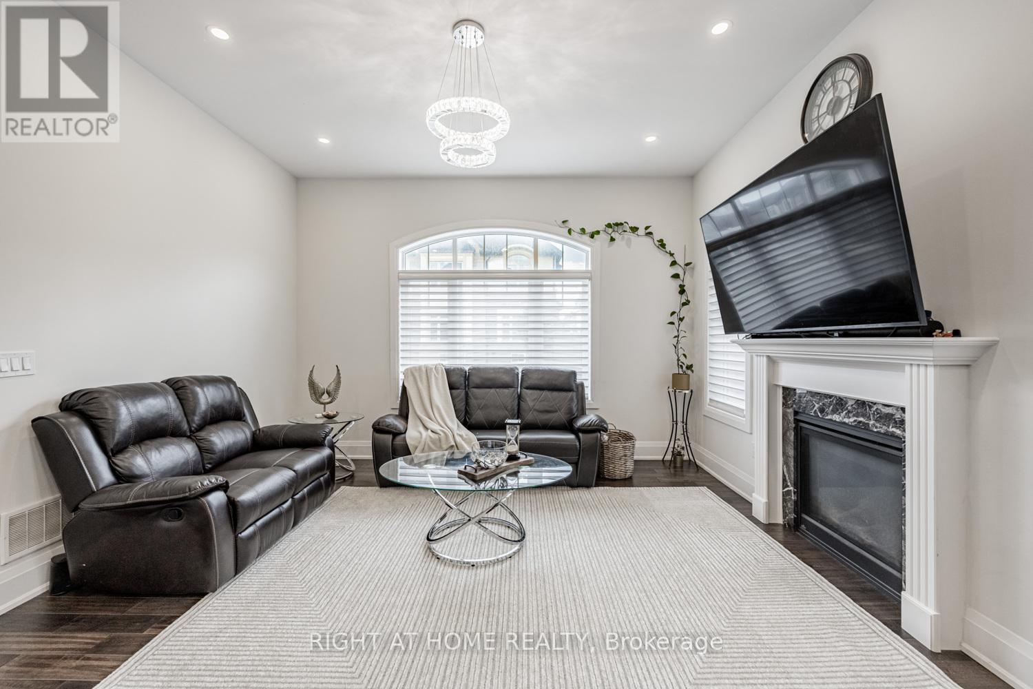 104 Sora Gate, Oakville, Ontario  L6H 0Y4 - Photo 14 - W12417523