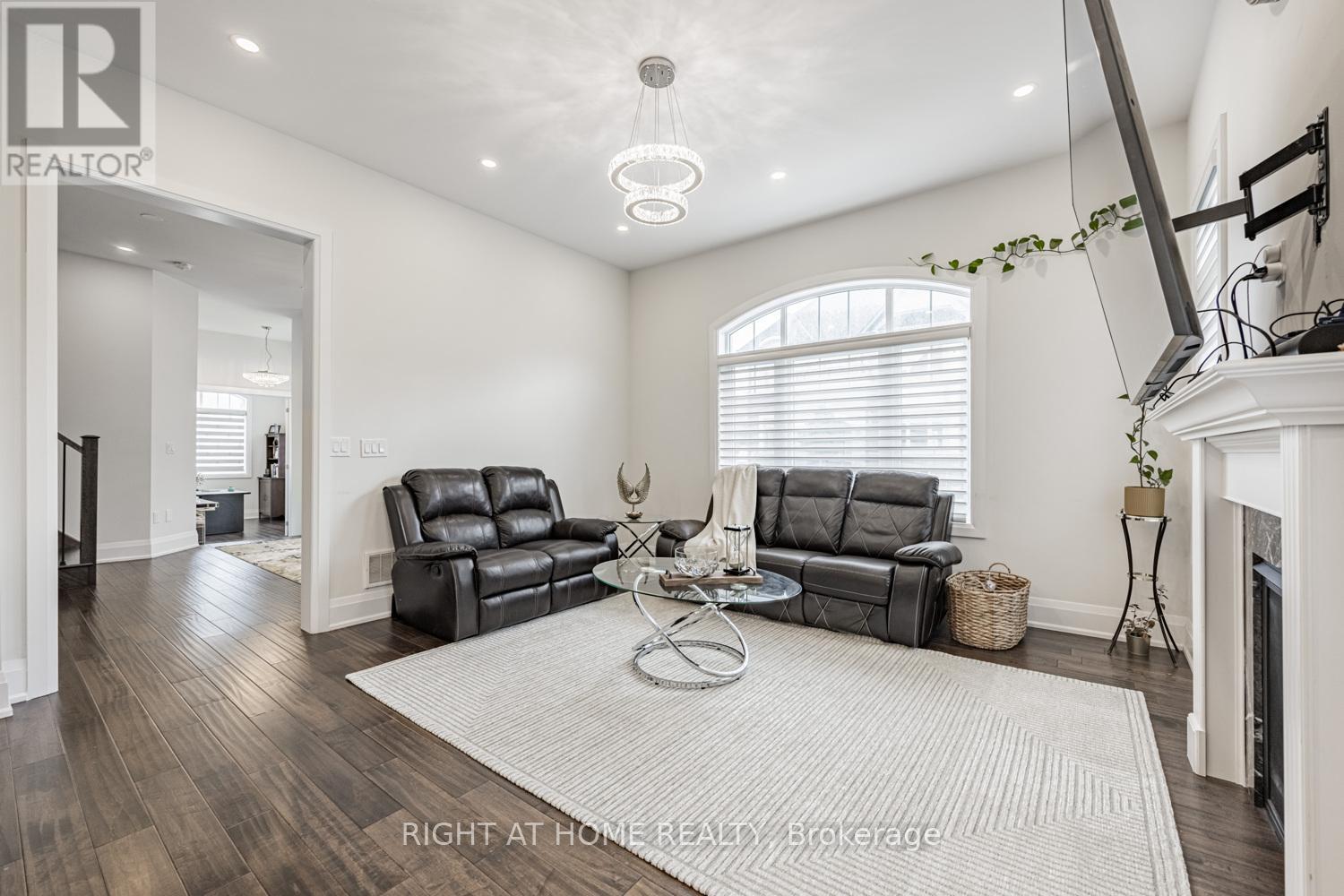 104 Sora Gate, Oakville, Ontario  L6H 0Y4 - Photo 15 - W12417523