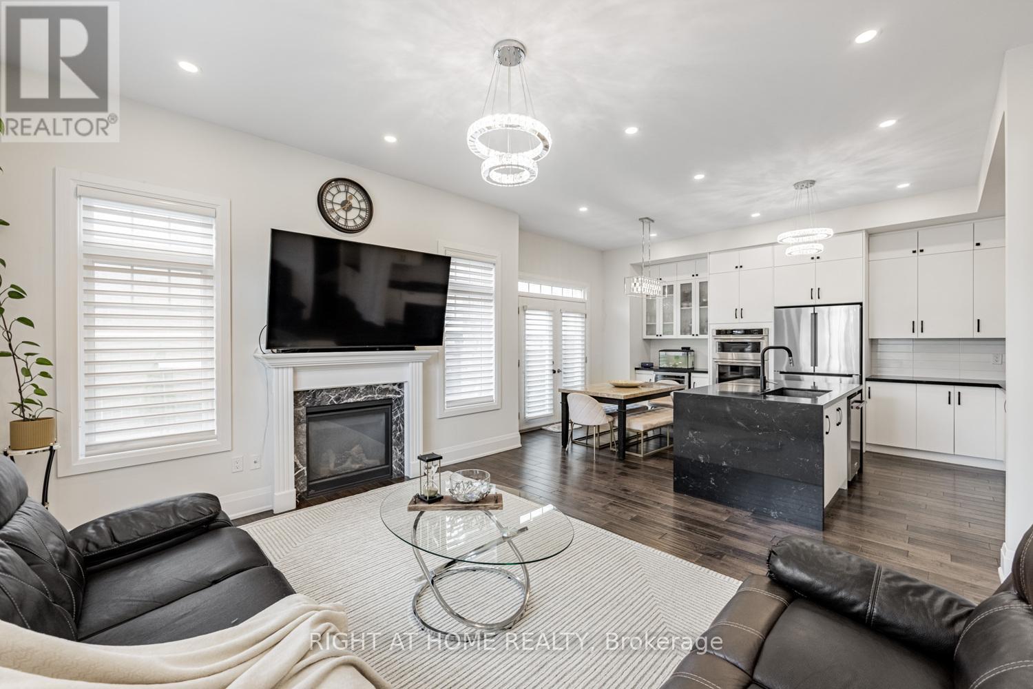104 Sora Gate, Oakville, Ontario  L6H 0Y4 - Photo 16 - W12417523