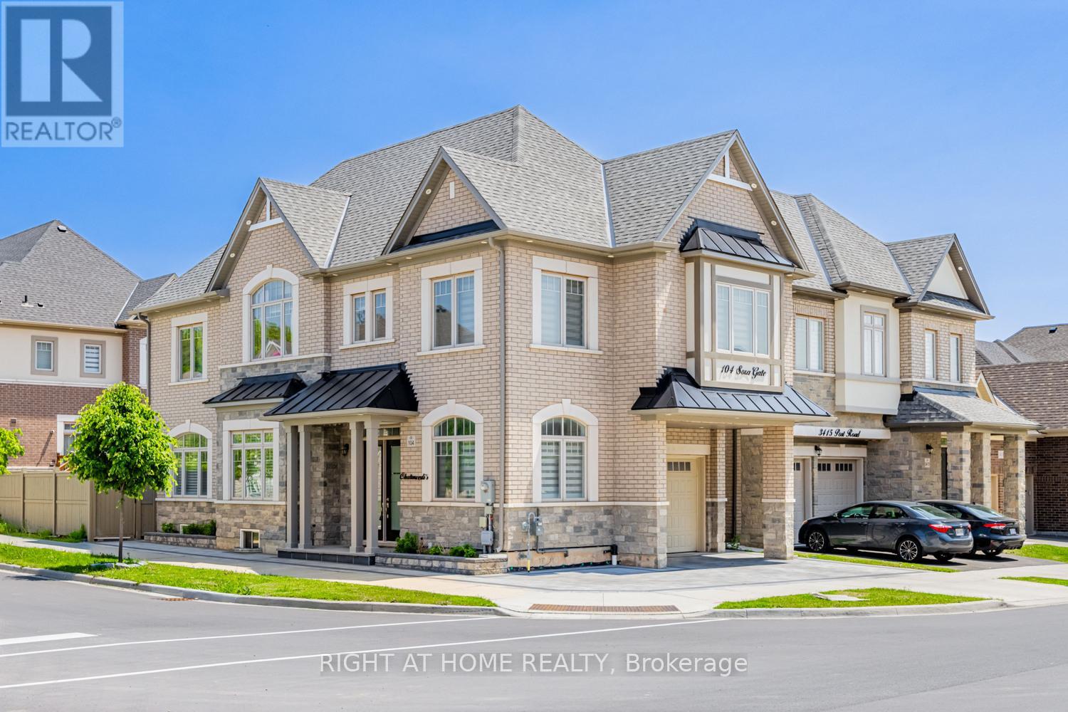 104 Sora Gate, Oakville, Ontario  L6H 0Y4 - Photo 2 - W12417523