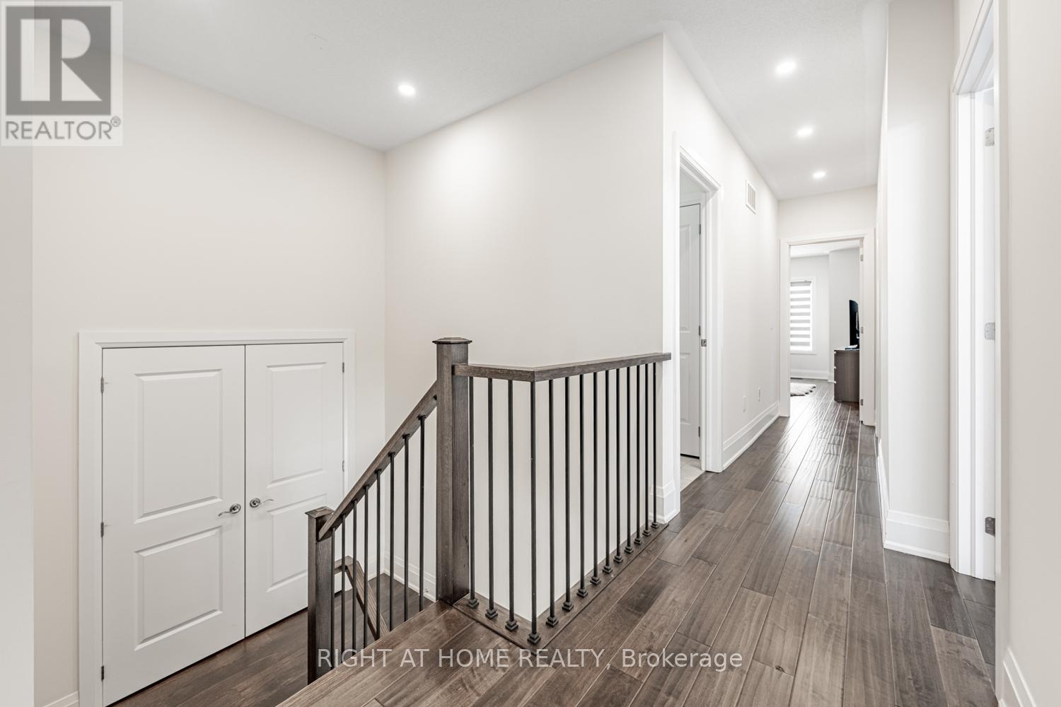 104 Sora Gate, Oakville, Ontario  L6H 0Y4 - Photo 22 - W12417523