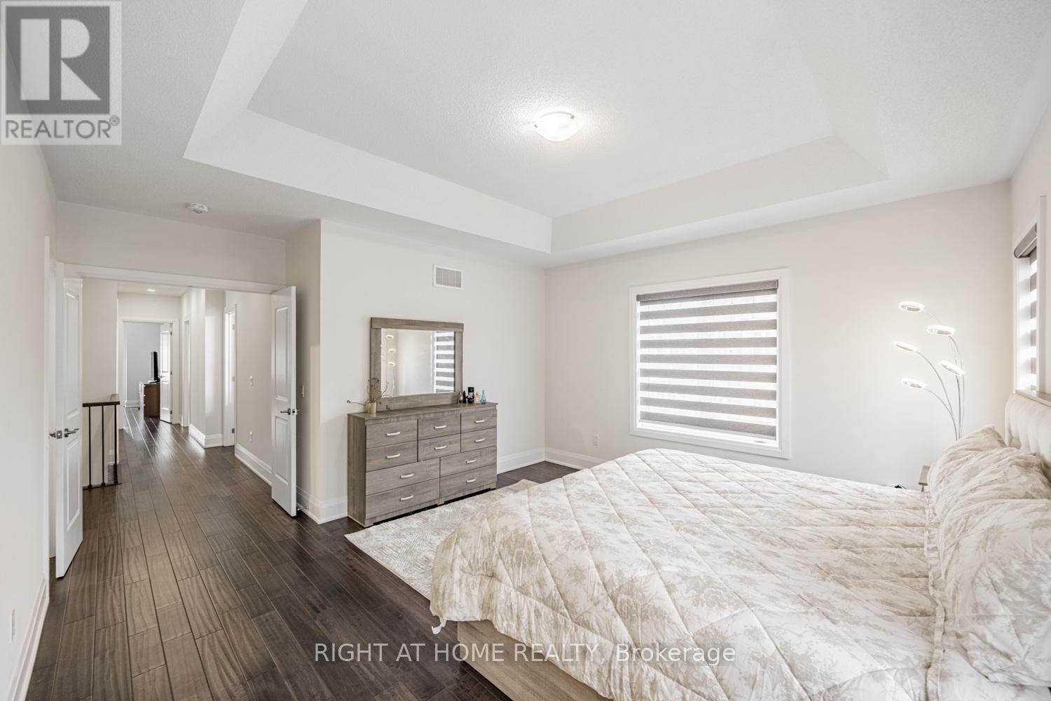 104 Sora Gate, Oakville, Ontario  L6H 0Y4 - Photo 24 - W12417523