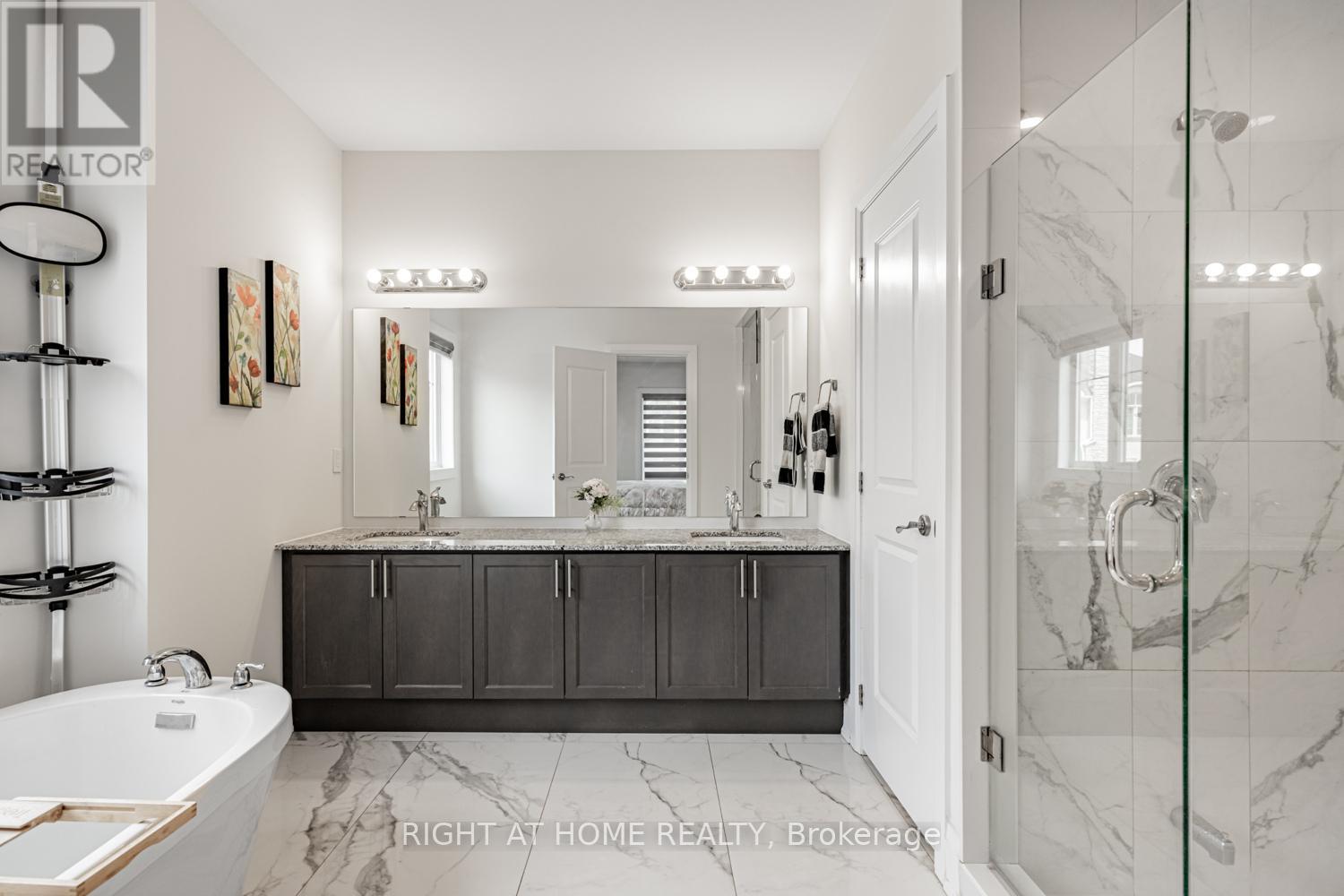 104 Sora Gate, Oakville, Ontario  L6H 0Y4 - Photo 26 - W12417523