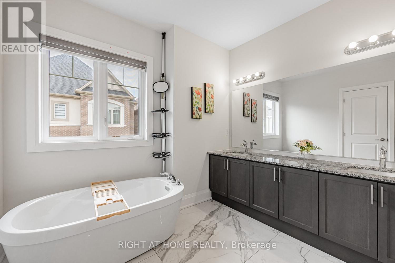 104 Sora Gate, Oakville, Ontario  L6H 0Y4 - Photo 27 - W12417523