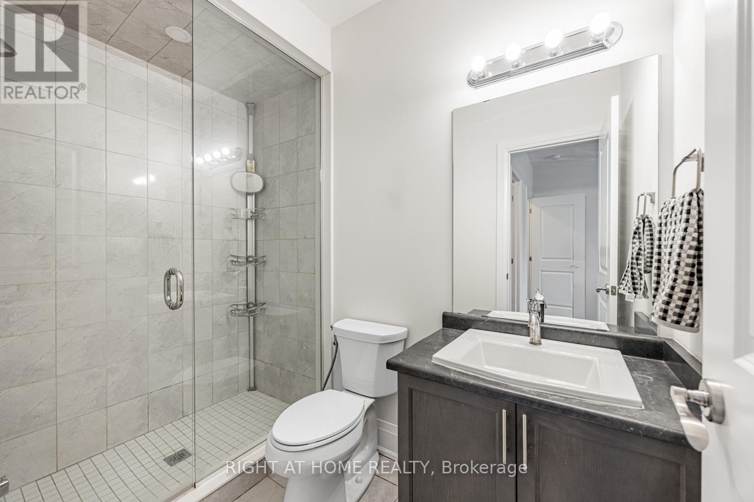 104 Sora Gate, Oakville, Ontario  L6H 0Y4 - Photo 33 - W12417523