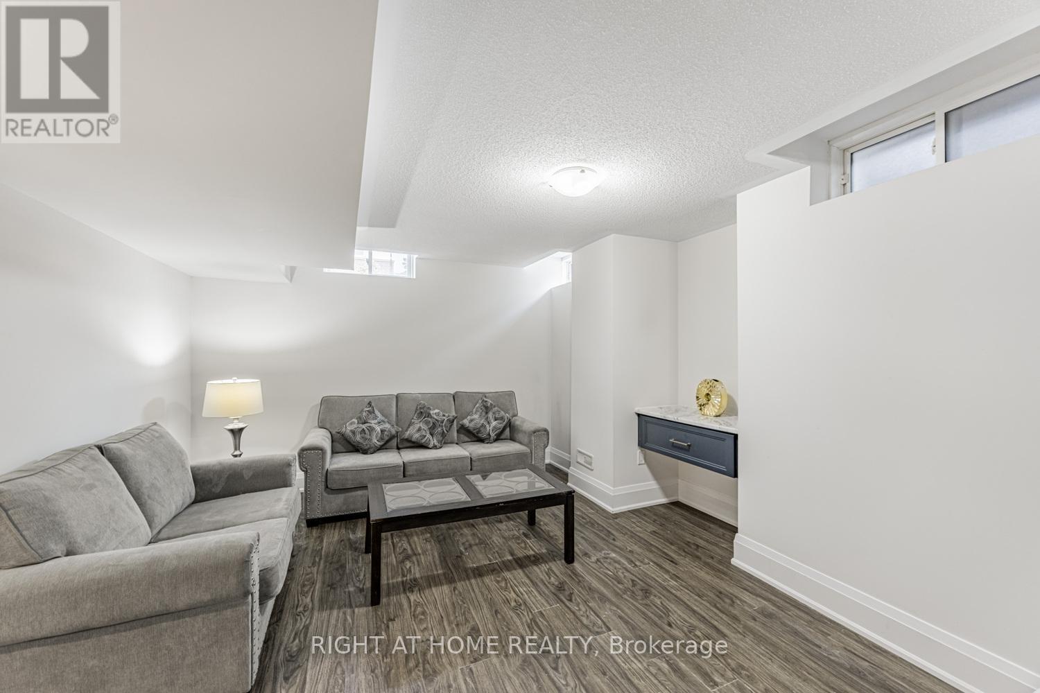 104 Sora Gate, Oakville, Ontario  L6H 0Y4 - Photo 40 - W12417523