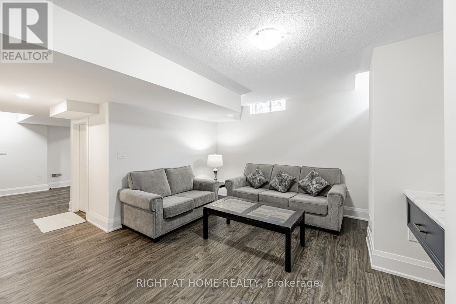 104 Sora Gate, Oakville, Ontario  L6H 0Y4 - Photo 41 - W12417523