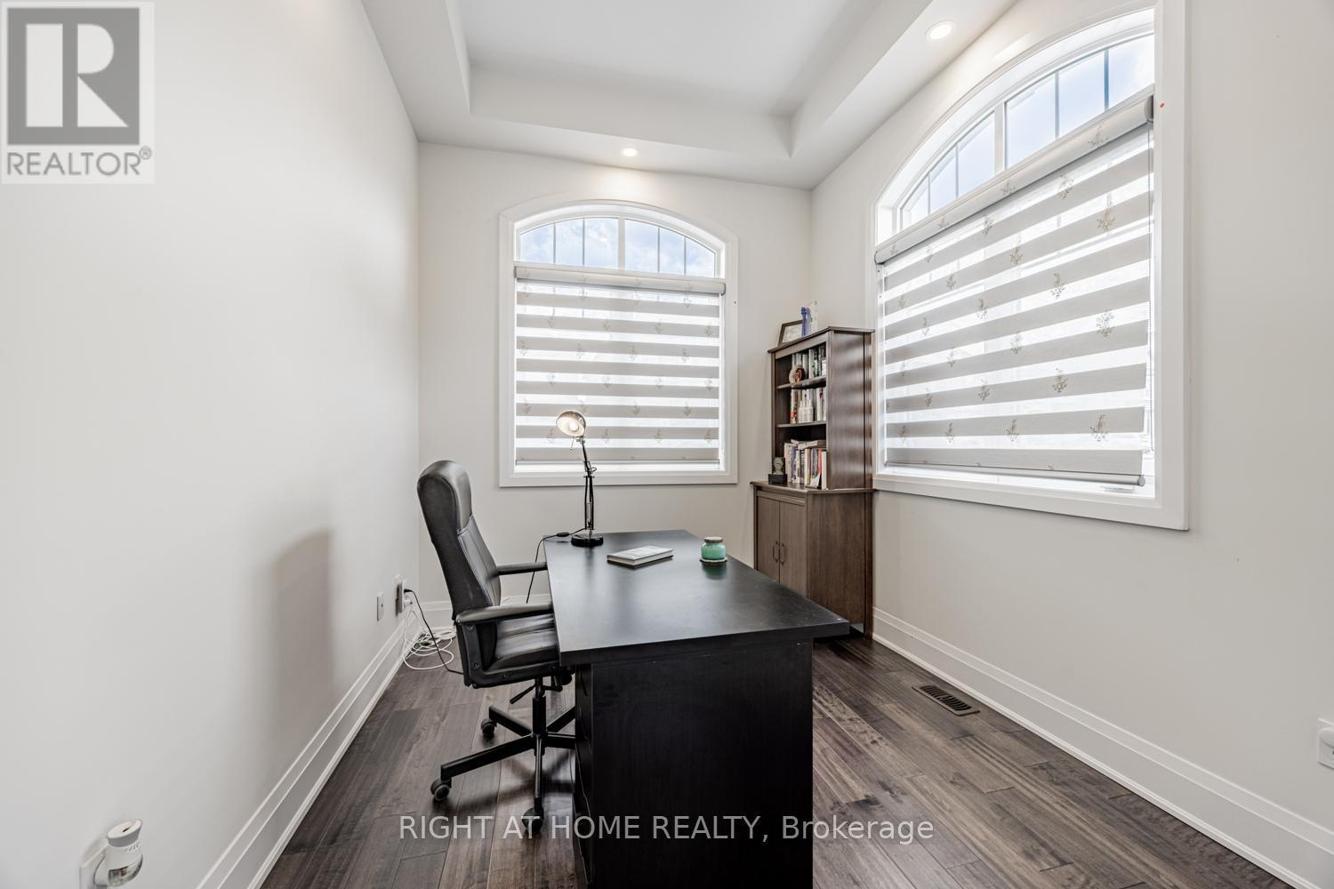 104 Sora Gate, Oakville, Ontario  L6H 0Y4 - Photo 8 - W12417523