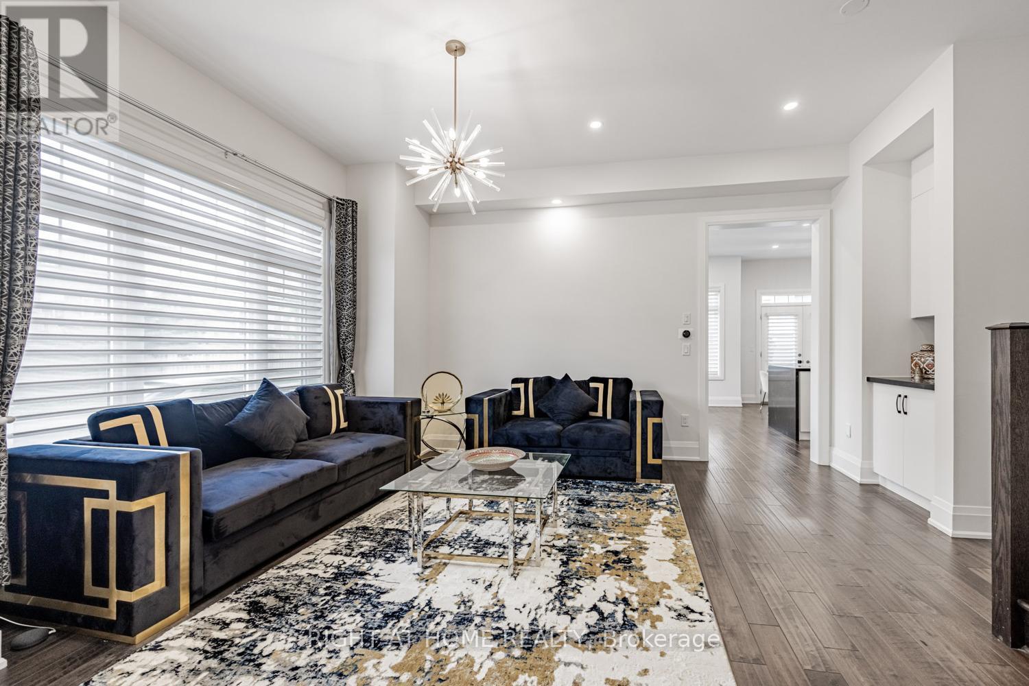 104 Sora Gate, Oakville, Ontario  L6H 0Y4 - Photo 9 - W12417523
