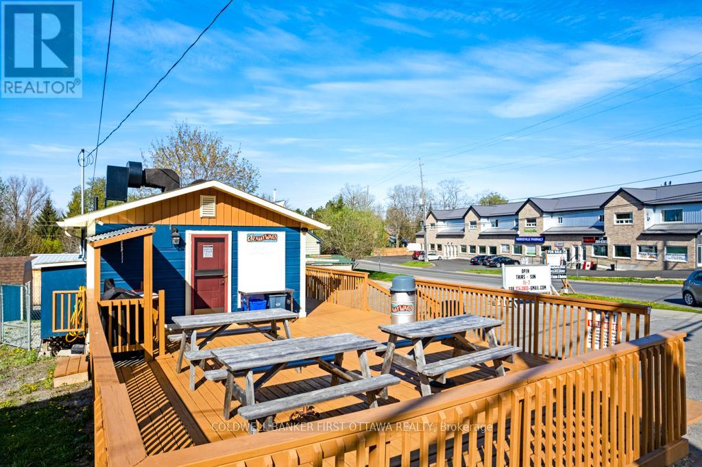 106 Broadway Street W, Merrickville-Wolford, Ontario  K0G 1N0 - Photo 14 - X12417538