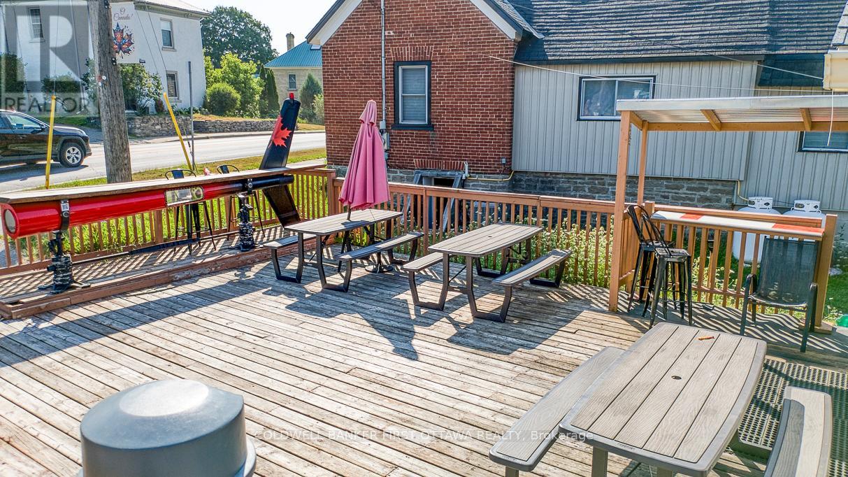 106 Broadway Street W, Merrickville-Wolford, Ontario  K0G 1N0 - Photo 15 - X12417538