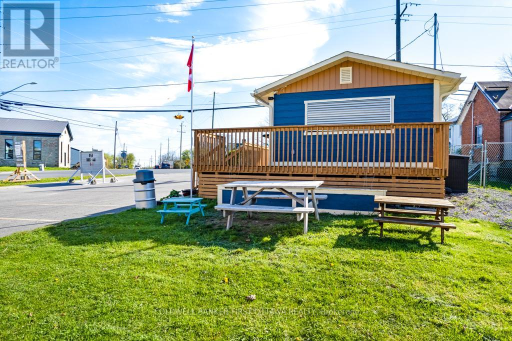 106 Broadway Street W, Merrickville-Wolford, Ontario  K0G 1N0 - Photo 16 - X12417538