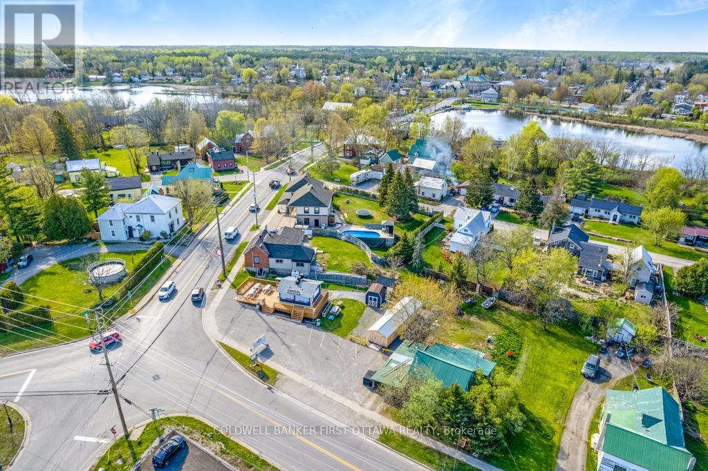 106 Broadway Street W, Merrickville-Wolford, Ontario  K0G 1N0 - Photo 3 - X12417538