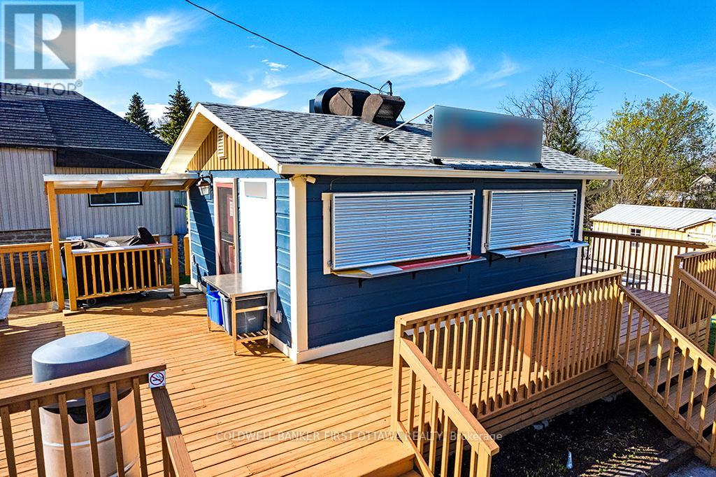 106 Broadway Street W, Merrickville-Wolford, Ontario  K0G 1N0 - Photo 4 - X12417538