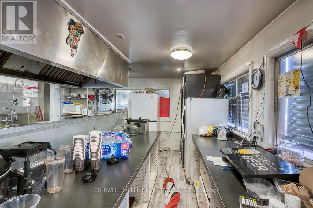 106 Broadway Street W, Merrickville-Wolford, Ontario  K0G 1N0 - Photo 7 - X12417538