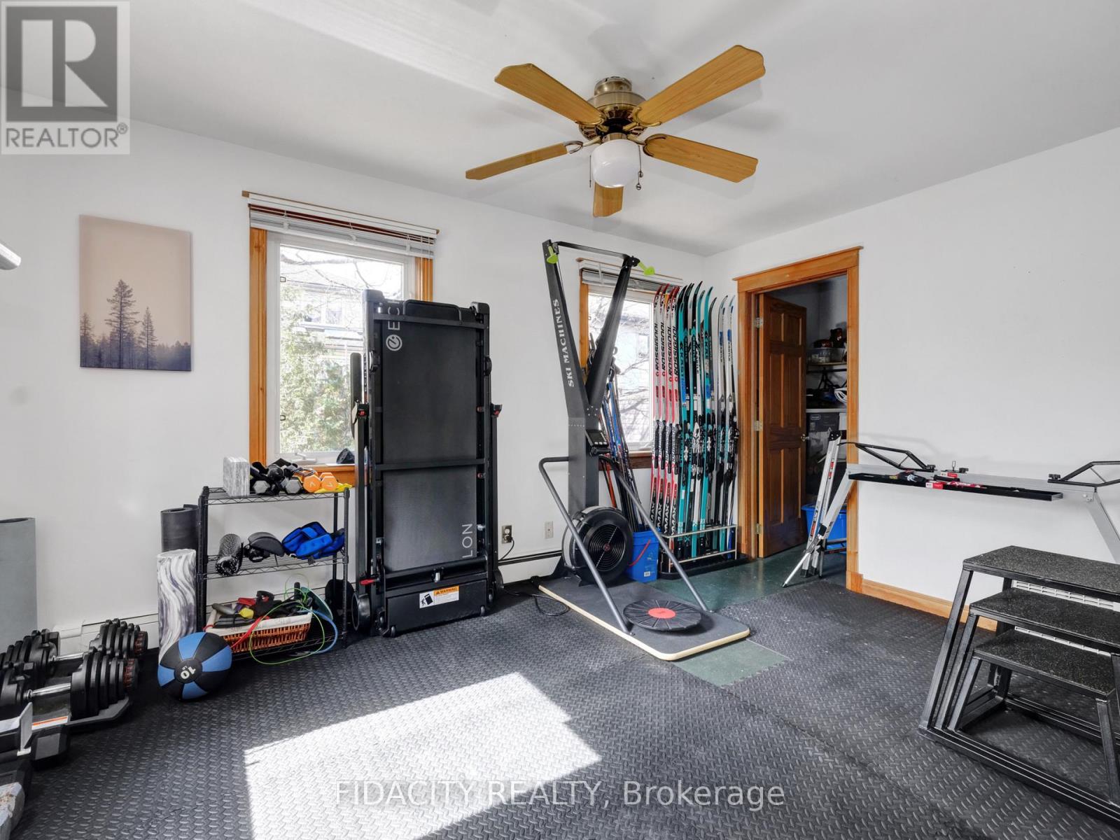 296 Royal Avenue, Ottawa, Ontario  K2A 1T5 - Photo 12 - X12417543
