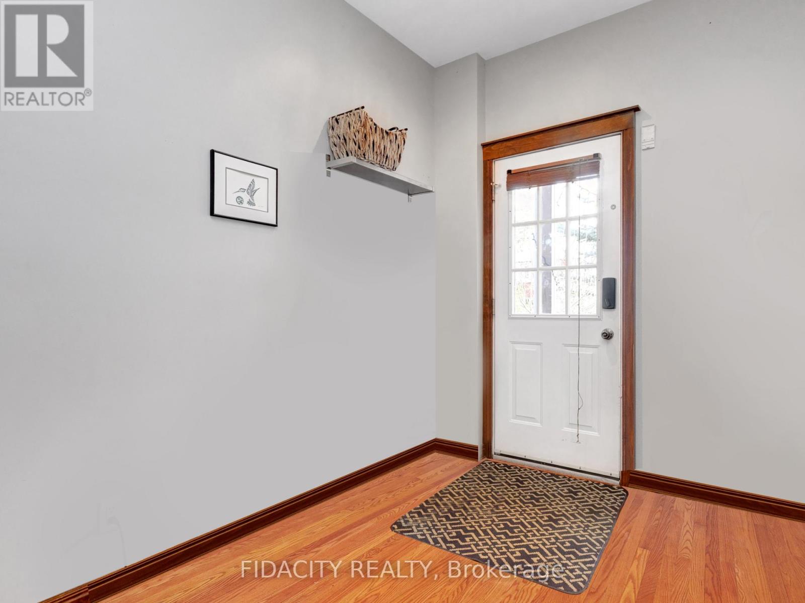 296 Royal Avenue, Ottawa, Ontario  K2A 1T5 - Photo 2 - X12417543