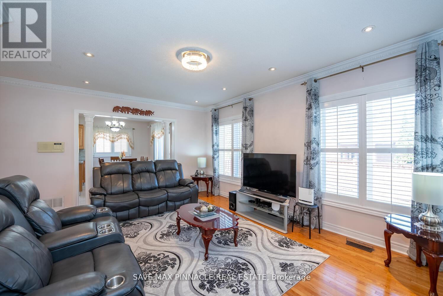 1 Ashton Drive, Vaughan, Ontario  L6A 2L4 - Photo 10 - N12417030