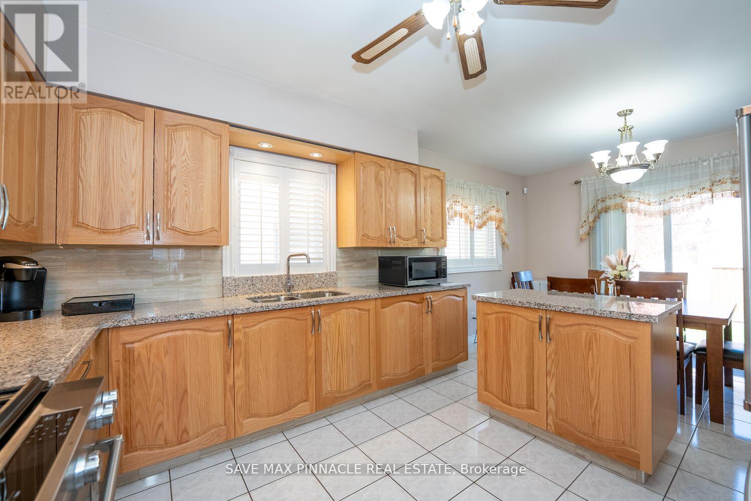 1 Ashton Drive, Vaughan, Ontario  L6A 2L4 - Photo 15 - N12417030