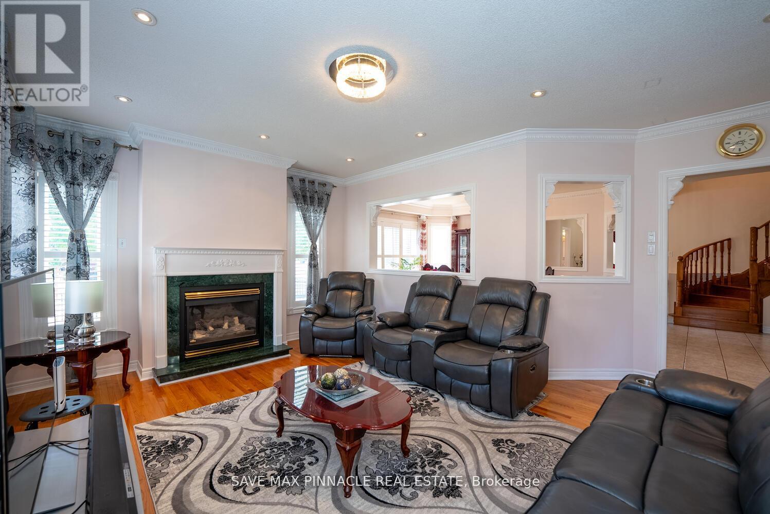 1 Ashton Drive, Vaughan, Ontario  L6A 2L4 - Photo 9 - N12417030