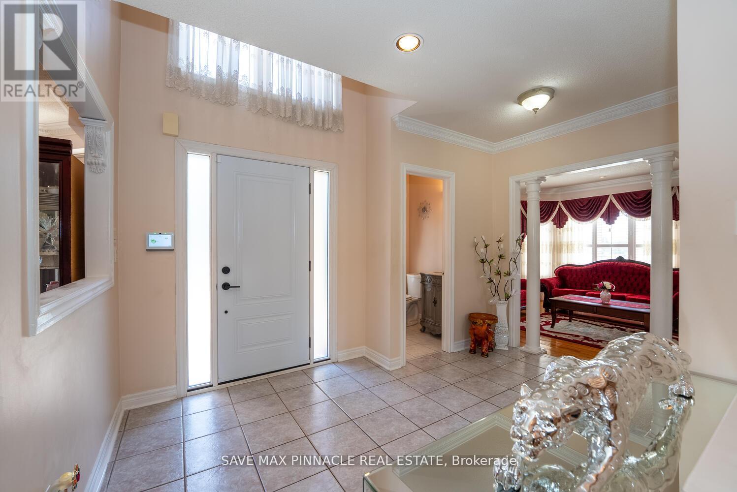 1 Ashton Drive, Vaughan, Ontario  L6A 2L4 - Photo 5 - N12417030