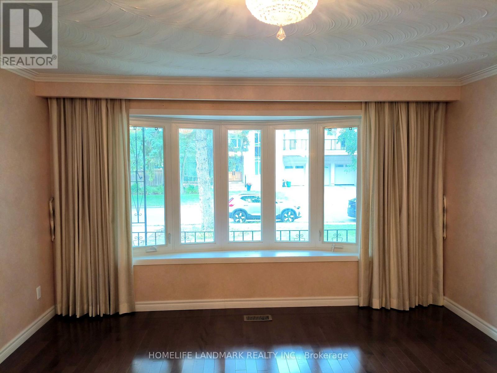 165 Fred Varley Drive, Markham, Ontario  L3R 1T6 - Photo 2 - N12417548