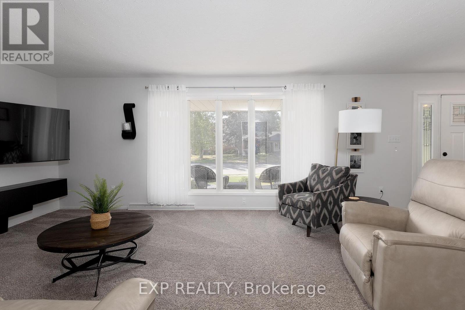 18 Fath Avenue, Aylmer, Ontario  N5H 1V8 - Photo 6 - X12417559