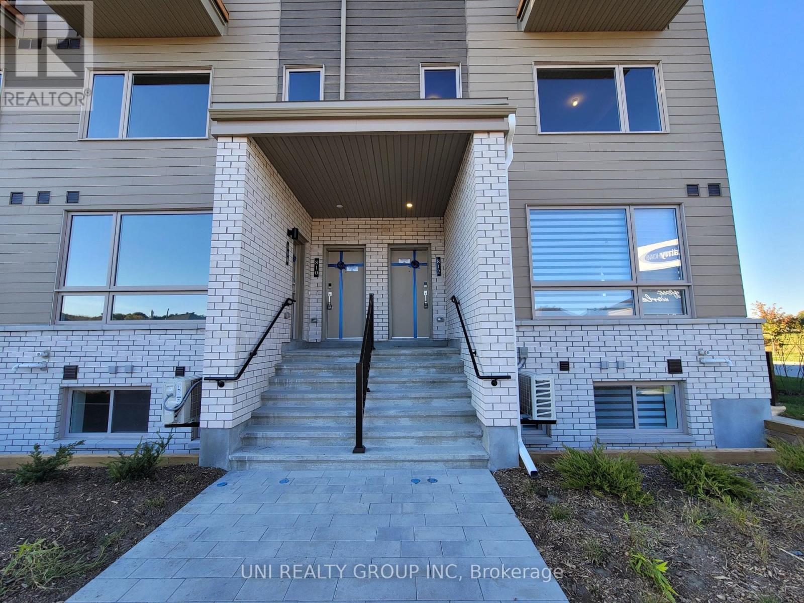 812 Mishi Private, Ottawa, Ontario  K1K 5C5 - Photo 1 - X12417564