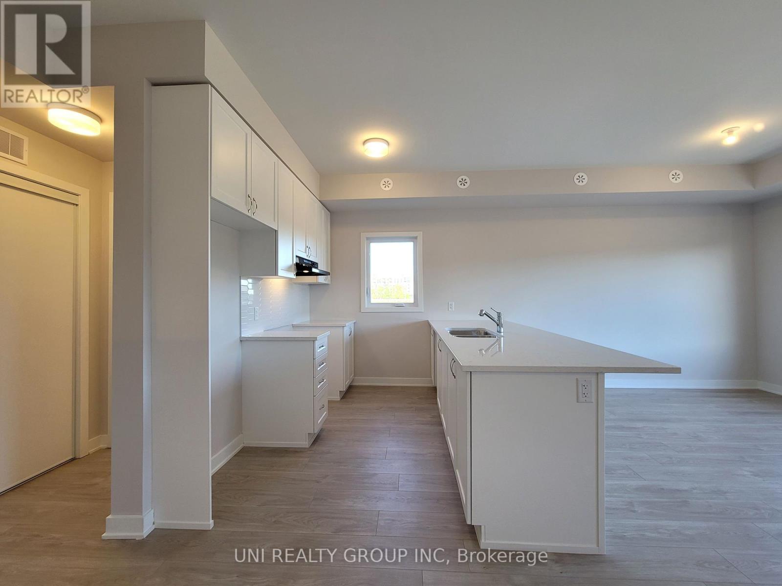 812 Mishi Private, Ottawa, Ontario  K1K 5C5 - Photo 8 - X12417564