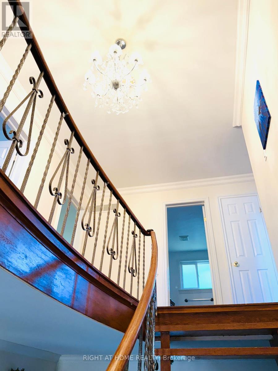40 Rockland Drive, Toronto, Ontario  M2M 2Y9 - Photo 11 - C12417555