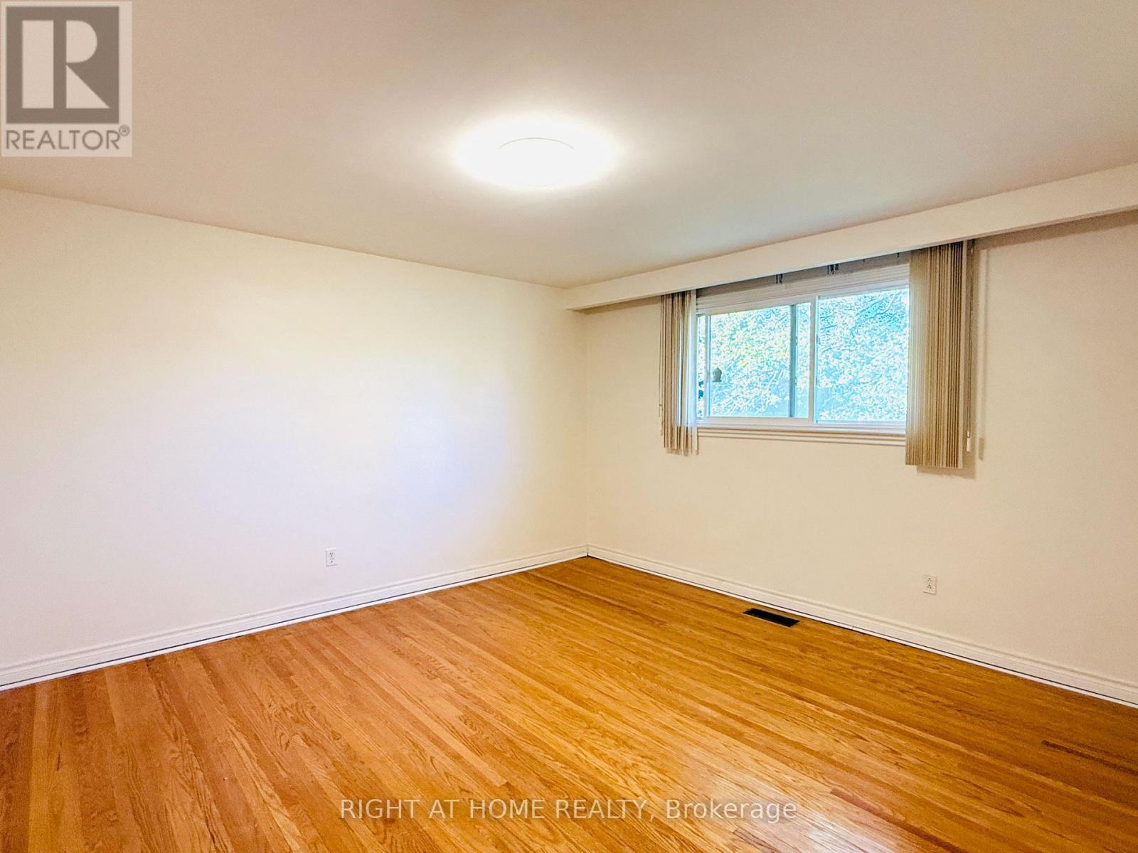 40 Rockland Drive, Toronto, Ontario  M2M 2Y9 - Photo 17 - C12417555