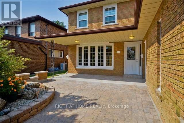 40 Rockland Drive, Toronto, Ontario  M2M 2Y9 - Photo 2 - C12417555