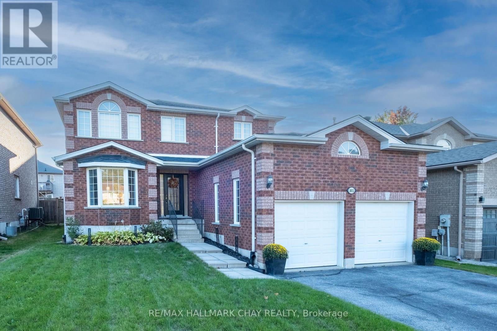 105 CROMPTON DRIVE, Barrie, Ontario